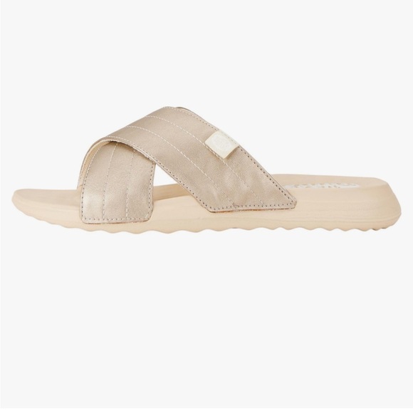Hey Dude sandals - Picture 1 of 3